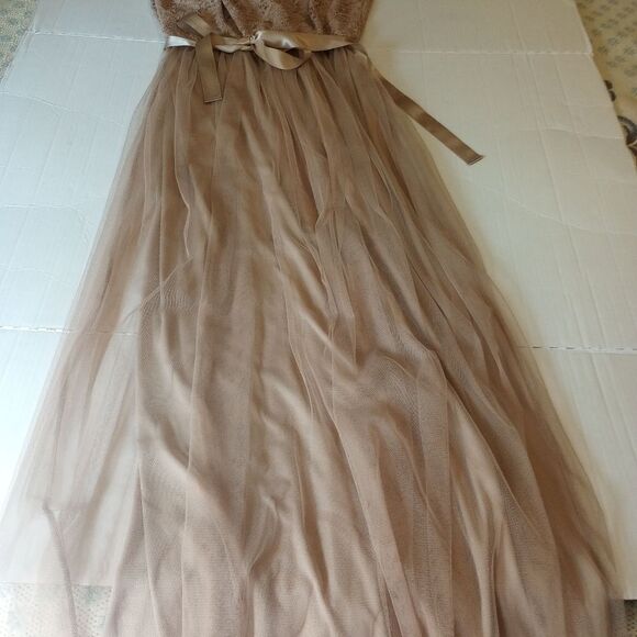 Lace and tulle maxi dress with ribbon belt and sequin accents - Picture 6 of 9